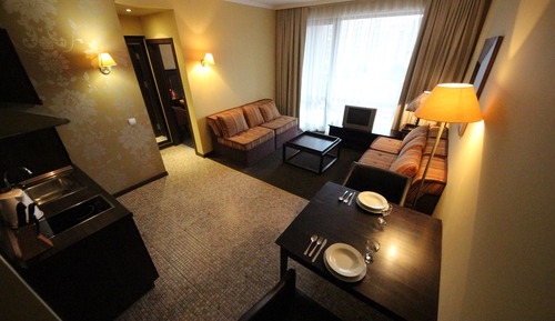 Deluxe Apartment, Pool View