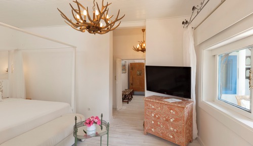 Luxury Suite (Cam)