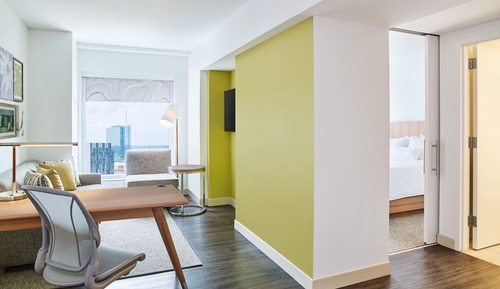 Suite, 1 Bedroom (Mobility/Hearing Access, Roll-In Shwr)
