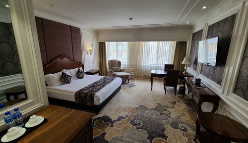 Deluxe King Room