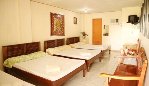 Family Room for 8