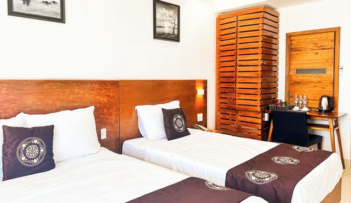 City Triple Room