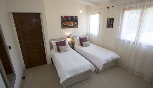 House, 5 Bedrooms