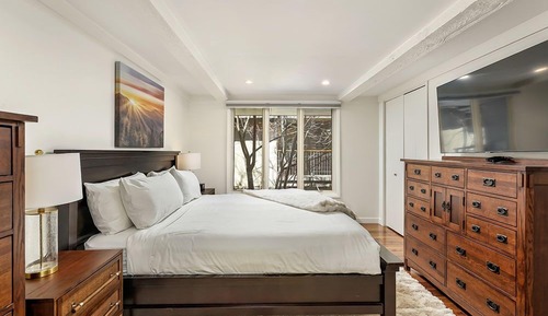 Deluxe Condo, 2 Bedrooms, Balcony (CRF 35)