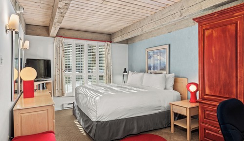 Standard Condo, 1 Bedroom, Balcony, River View (CEC 1)