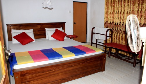 Basic Double Room, 1 King Bed
