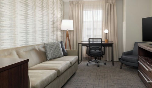 Suite, 1 King Bed with Sofa bed, Non Smoking (Hearing Accessible)