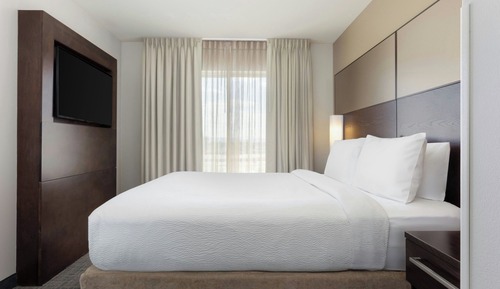 Suite, 1 King Bed with Sofa bed, Non Smoking (Mobility/Hearing Accessible, Tub)