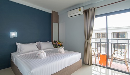 Connecting Room