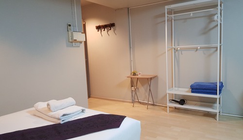 Family Room, Private Bathroom