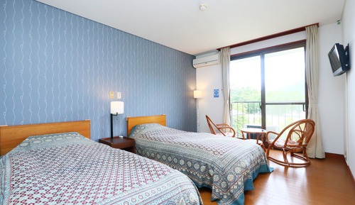 Twin Room, Lake View