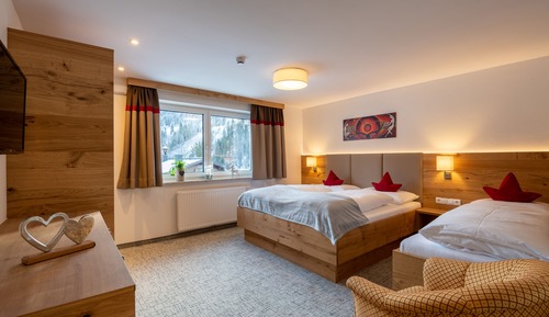 Superior Apartment, 2 Bedrooms, Mountain View, Mountainside (cleaning fee 135 EUR)