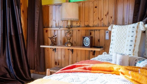 Single Room, Sea View