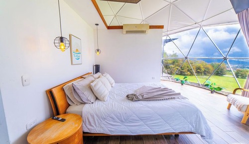 Deluxe Tent, City View