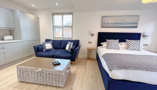 Executive Studio Suite, Garden View