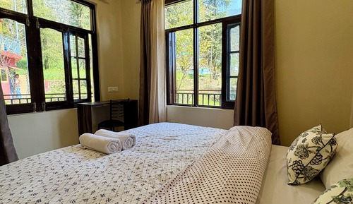 Superior Double Room, 1 King Bed, Mountain View