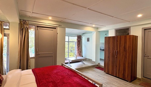 Deluxe Studio, Balcony, Mountain View