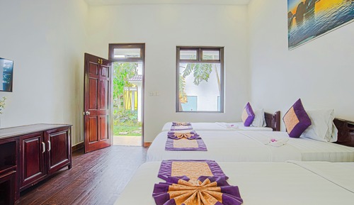 Flower Stream Family Bungalow (Triple)