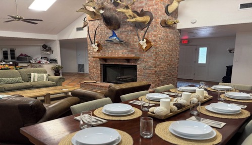 Classic House, Lake View