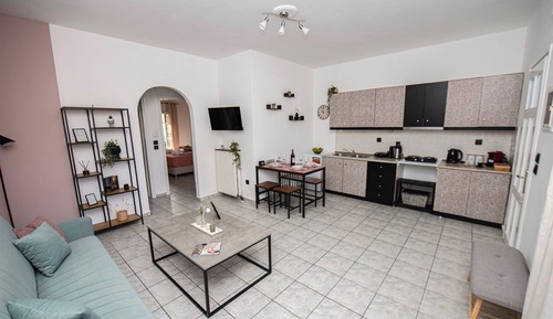 Apartment, Smoking