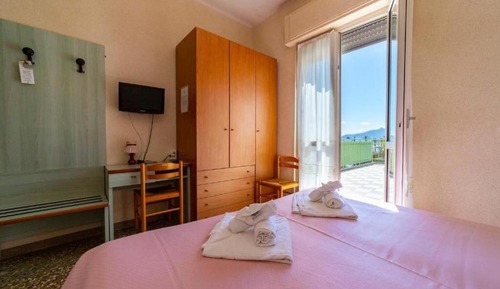 Classic Triple Room, Balcony, Sea View