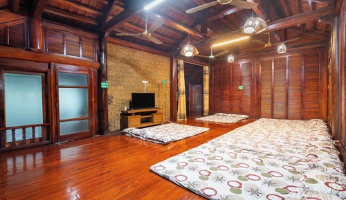 Basic Chalet, Courtyard View