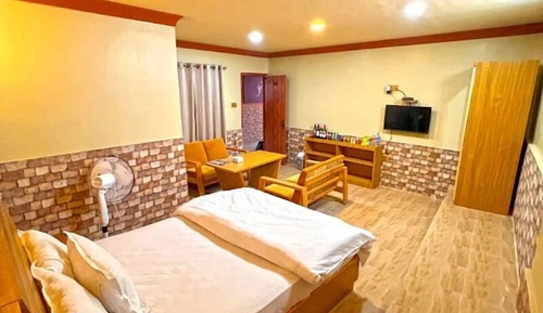 Deluxe Double or Twin Room