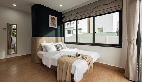 Deluxe Studio, 1 Queen Bed, Non Smoking, City View