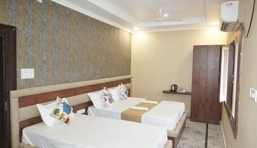 Family Triple Room, City View