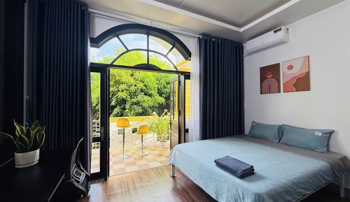 Studio, Balcony, Courtyard View