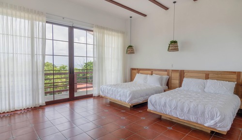 Standard Shared Dormitory, Sea View