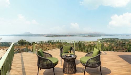 Luxury Villa, Lake View