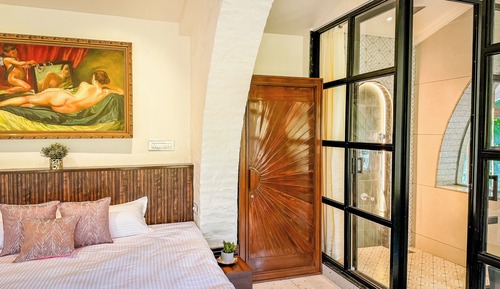 Premium Shared Dormitory