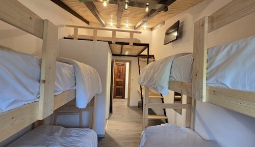 Classic Shared Dormitory, Mountain View