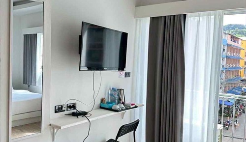 Superior Room, 1 King Bed, Balcony, City View
