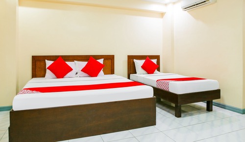 Suite Family Room