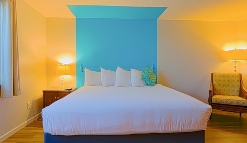 Premium Room, 1 King Bed, Jetted Tub
