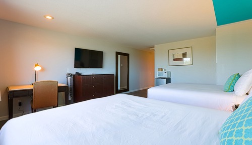 Room, 2 Queen Beds, River View