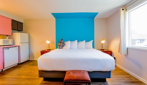 Premium Room, 1 King Bed, Kitchenette