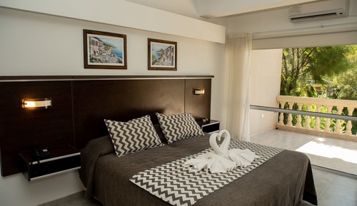 Superior Quadruple Room, Balcony, Hill View