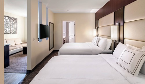 Studio, 1 King Bed with Sofa bed (Hearing Accessible)