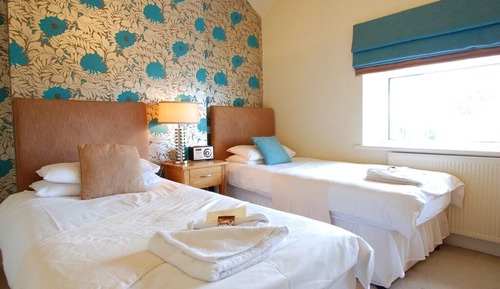 Deluxe Twin Room, Ensuite, Partial Sea View (Side sea & mountain view)