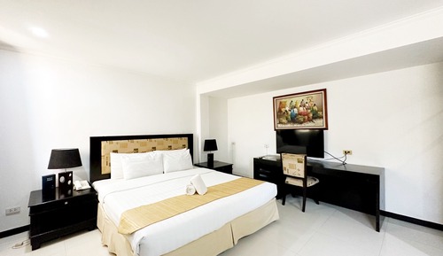 Deluxe Room, 1 King Bed, Non Smoking