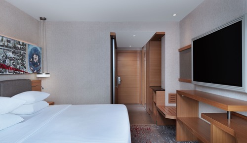 Superior Room, 1 King Bed, City View