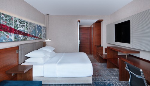 Deluxe Room, 1 King Bed, City View