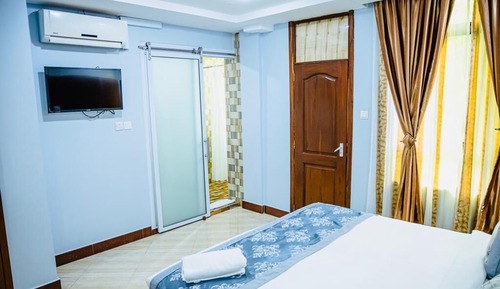 Deluxe Double or Twin Room