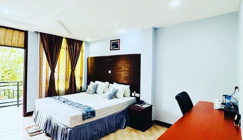 Executive Room (4)
