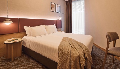 Room, 1 Queen Bed (Atrium)