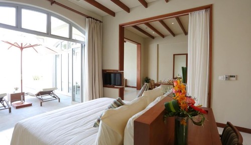 Pool Suite