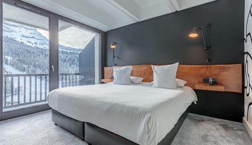 Club Room, Balcony